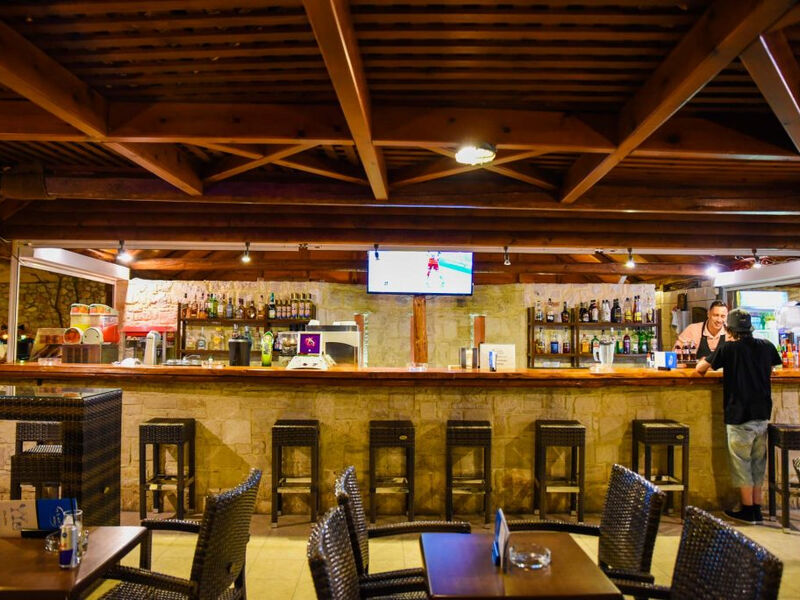 Theo Hotel Agia Marina
