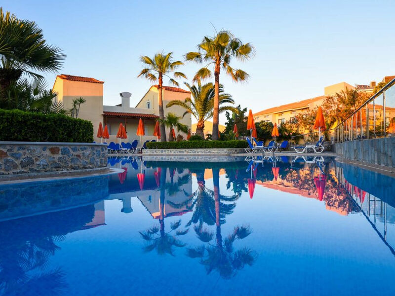Theo Hotel Agia Marina