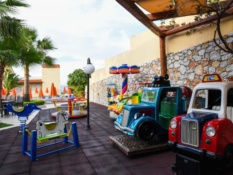 Theo Hotel Agia Marina