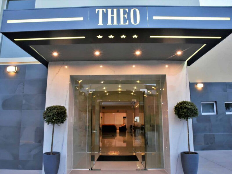 Theo Hotel Agia Marina