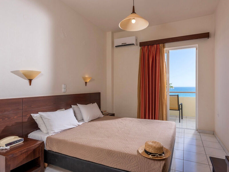 Theo Hotel Agia Marina