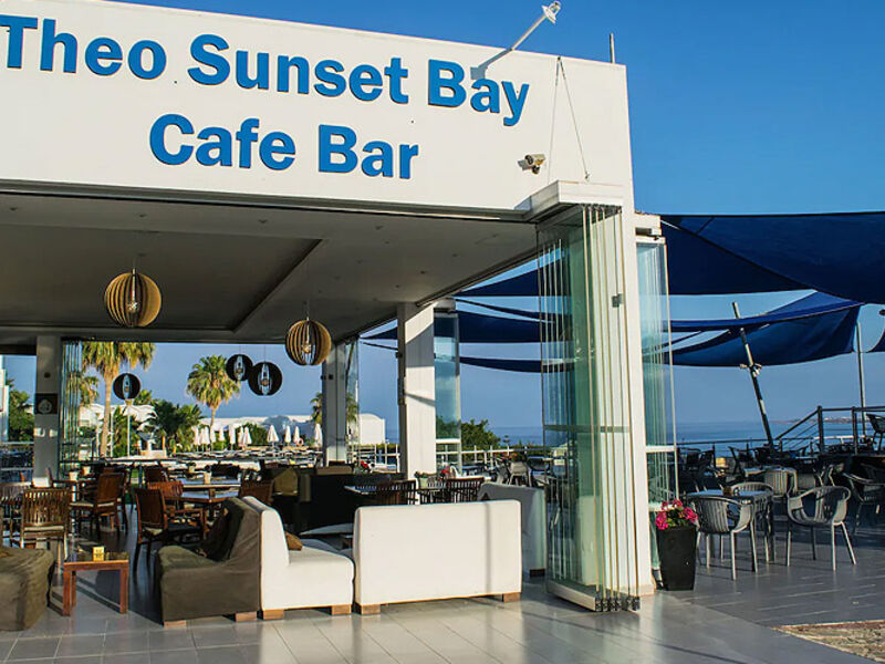 Theo Sunset Bay Holiday Village