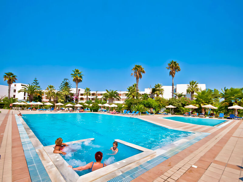Tigaki Beach