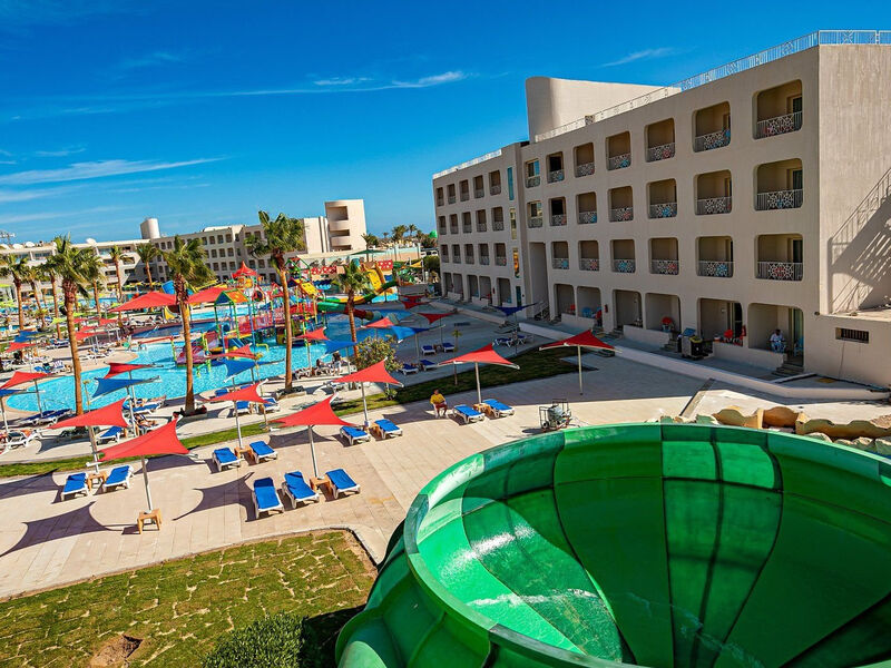 Titanic Resort & Aqua Park