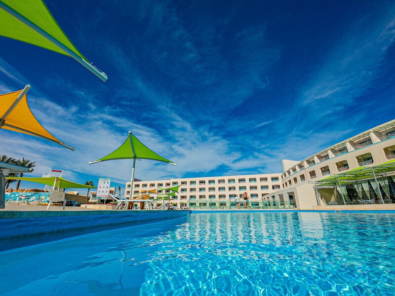 Titanic Resort & Aqua Park