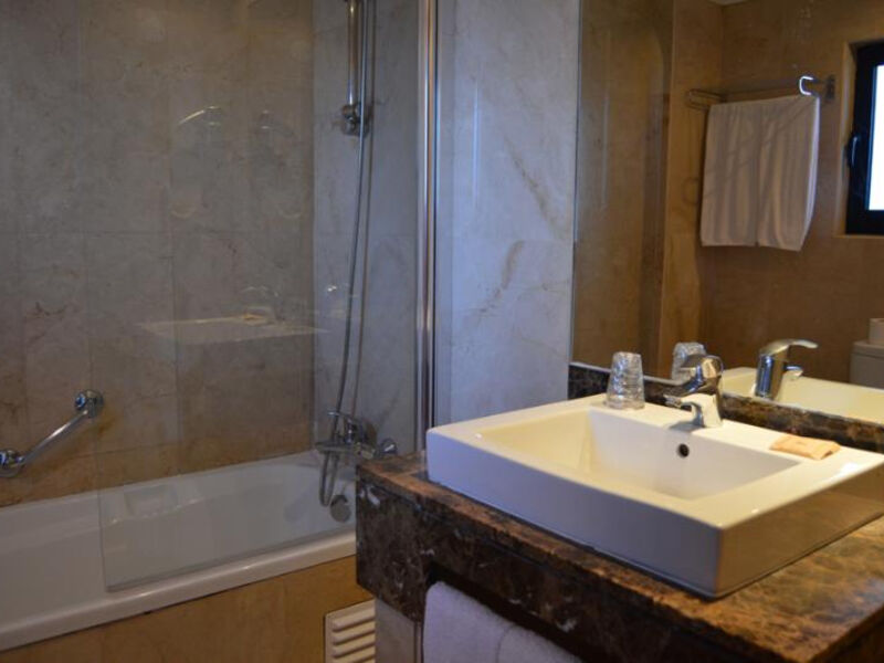 Topazio Mar Beach Hotel and Apartments