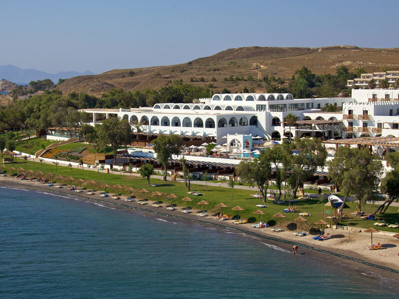 Tui Blue Oceanis Beach Resort & Spa