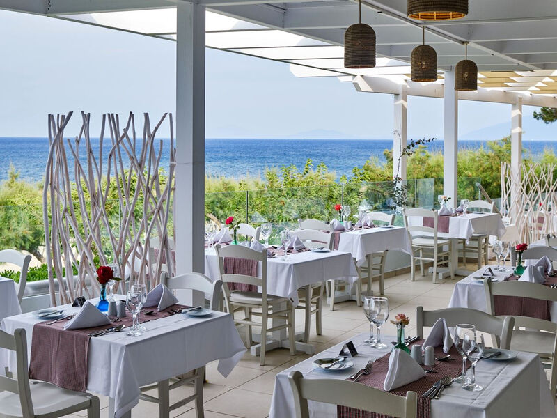 Tui Blue Oceanis Beach Resort & Spa