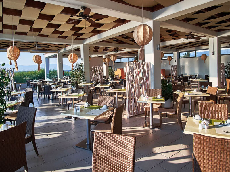 Tui Blue Oceanis Beach Resort & Spa