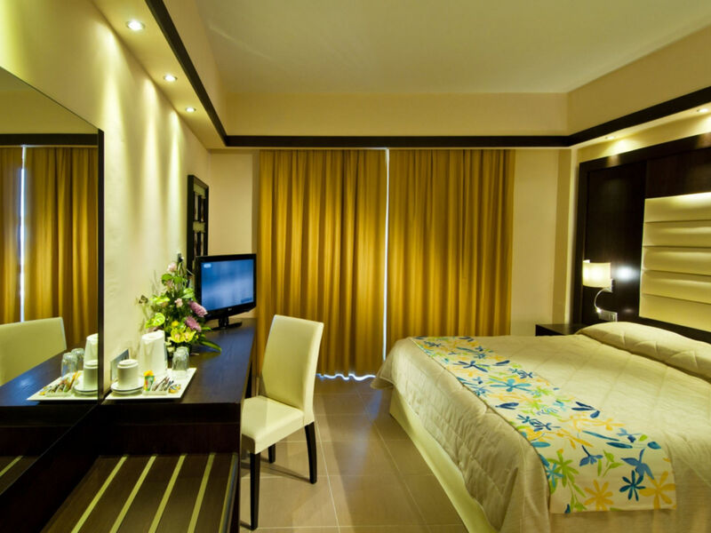 Tui Blue Oceanis Beach Resort & Spa