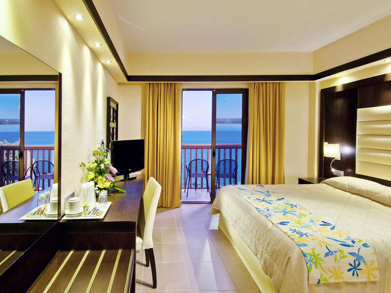Tui Blue Oceanis Beach Resort & Spa