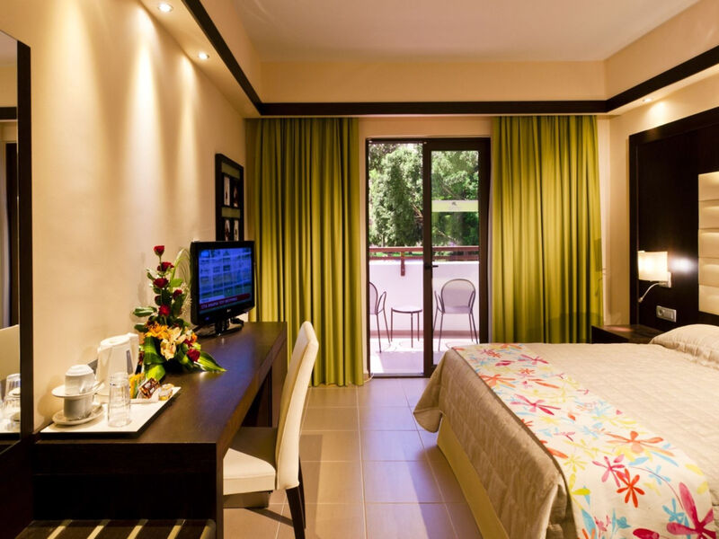 Tui Blue Oceanis Beach Resort & Spa