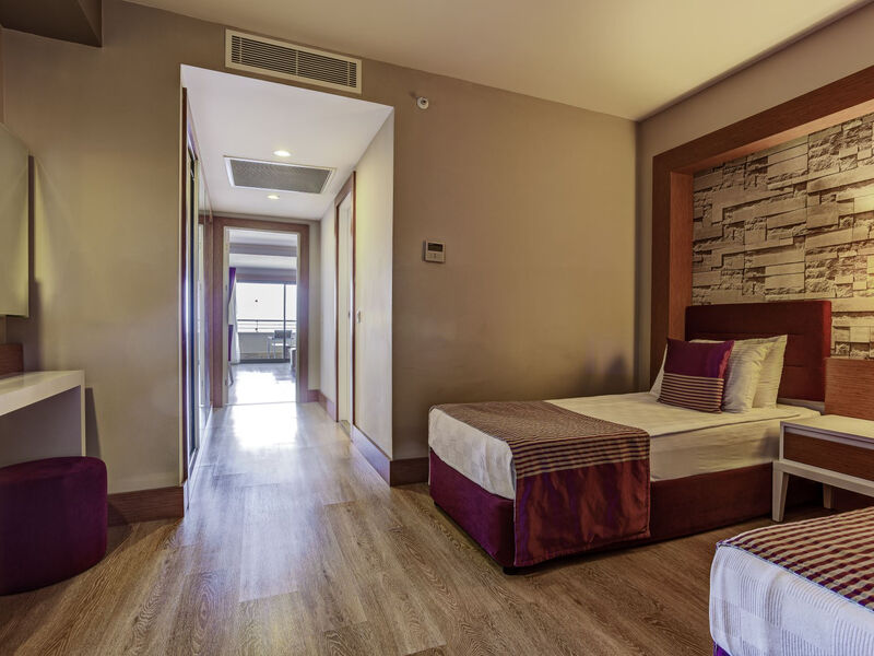 Tui Magic Life Jacaranda
