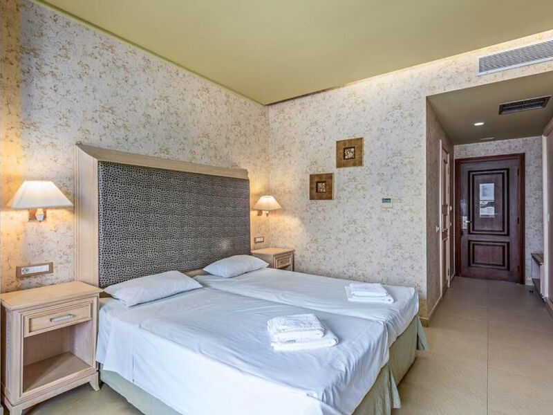 Utopia Resort & Spa