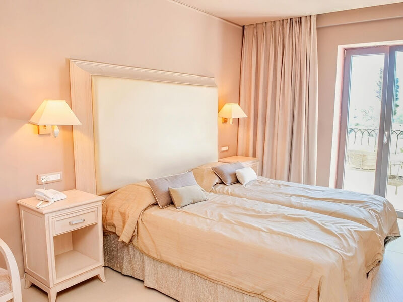 Utopia Resort & Spa