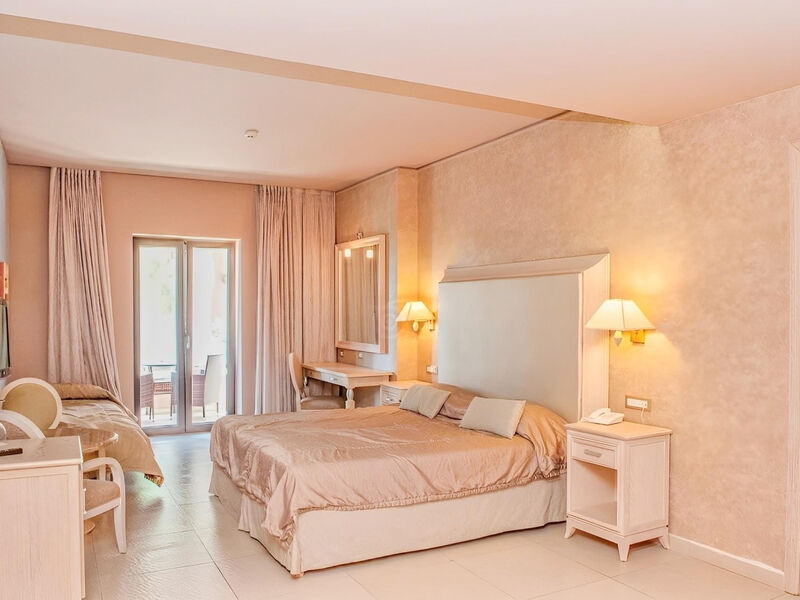 Utopia Resort & Spa
