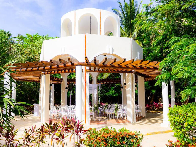 Valentin Imperial Riviera Maya