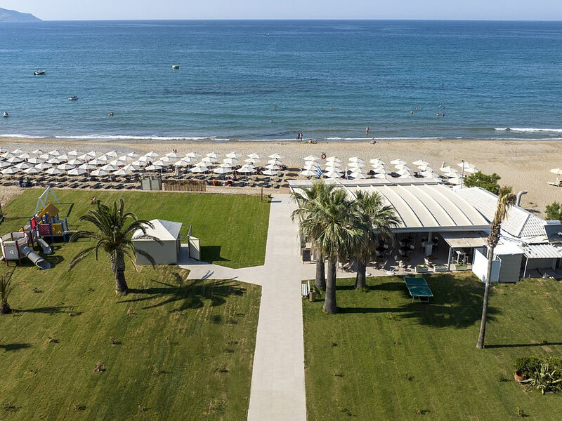 Vantaris Luxury Beach Resort