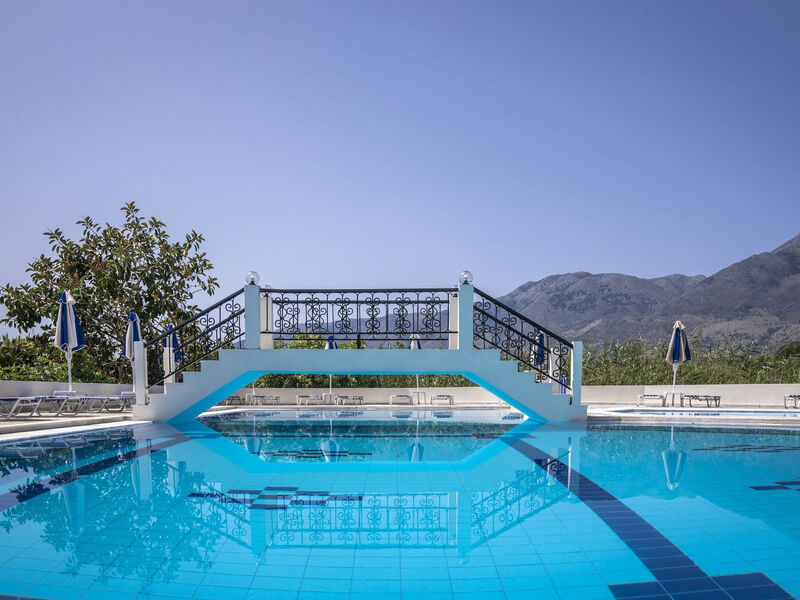 Vantaris Garden & Corner