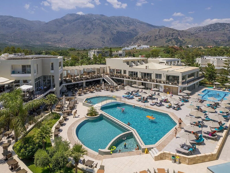 Vantaris Palace
