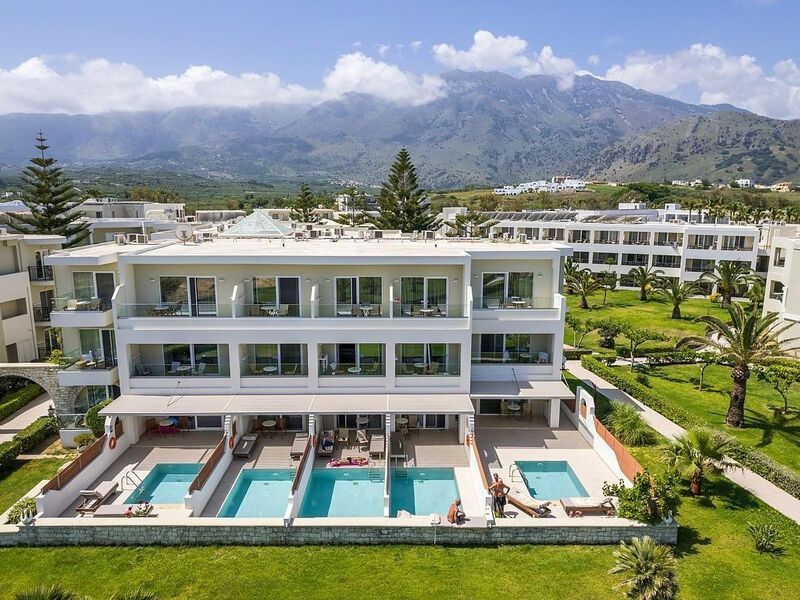 Vantaris Palace