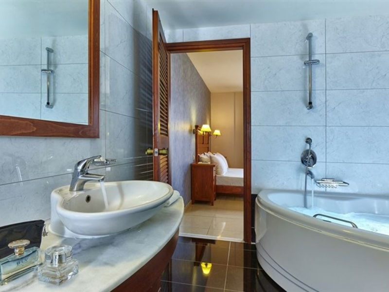 Vasia Beach Resort & Spa