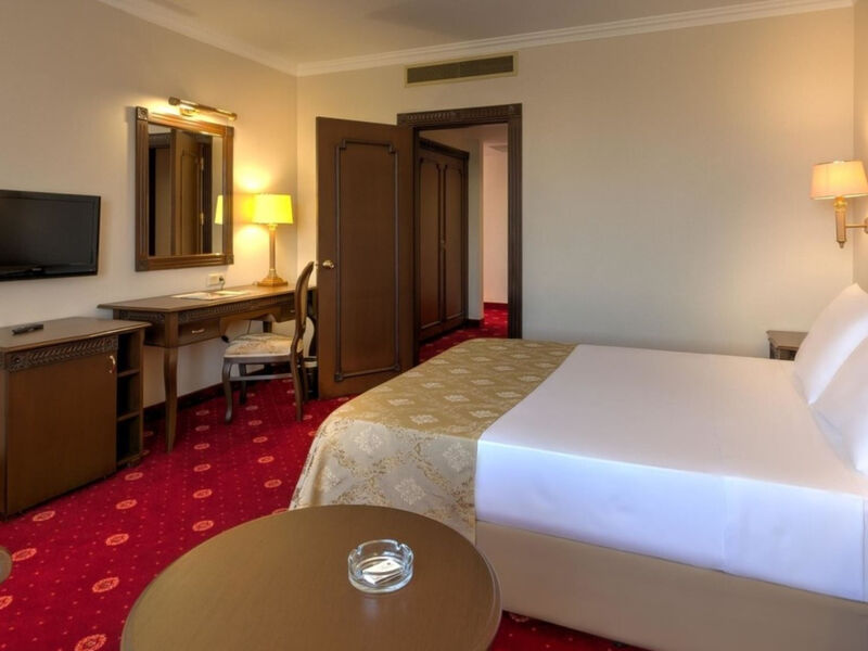 Venezia Palace Deluxe Resort