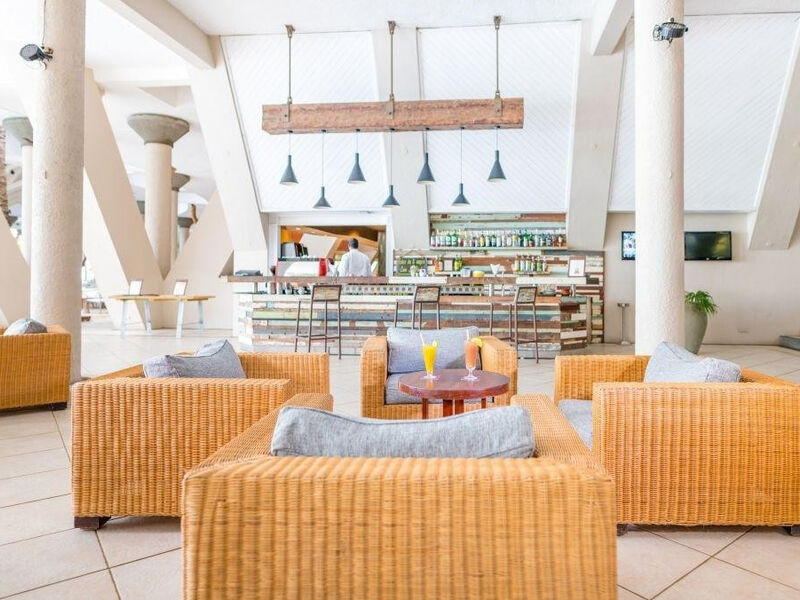 Victoria Beachcomber Resort & Spa