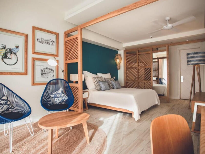 Victoria Beachcomber Resort & Spa