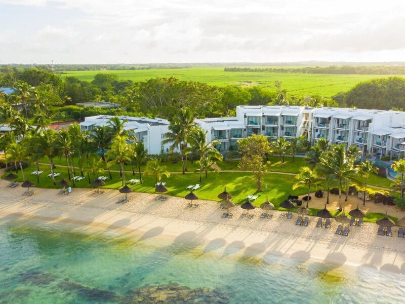 Victoria Beachcomber Resort & Spa