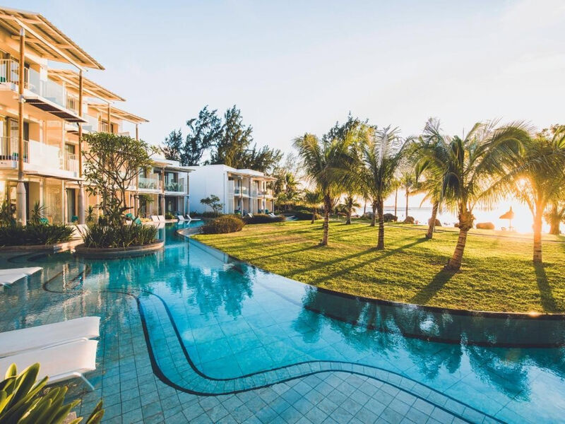 Victoria Beachcomber Resort & Spa