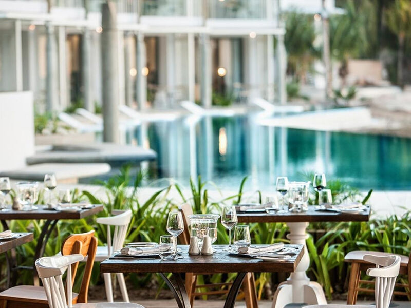 Victoria Beachcomber Resort & Spa