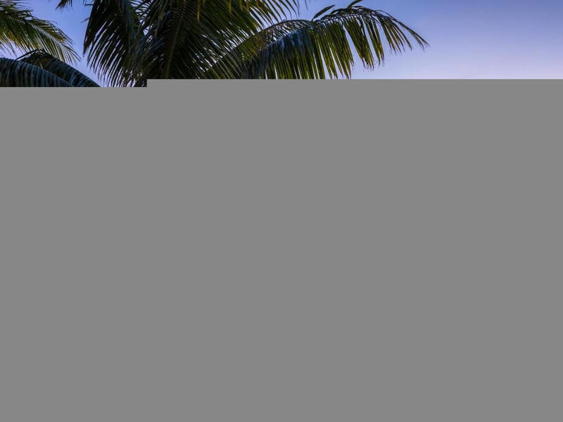 Victoria Beachcomber Resort & Spa