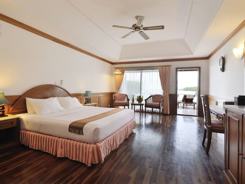 Villa Park Sun Island Resort