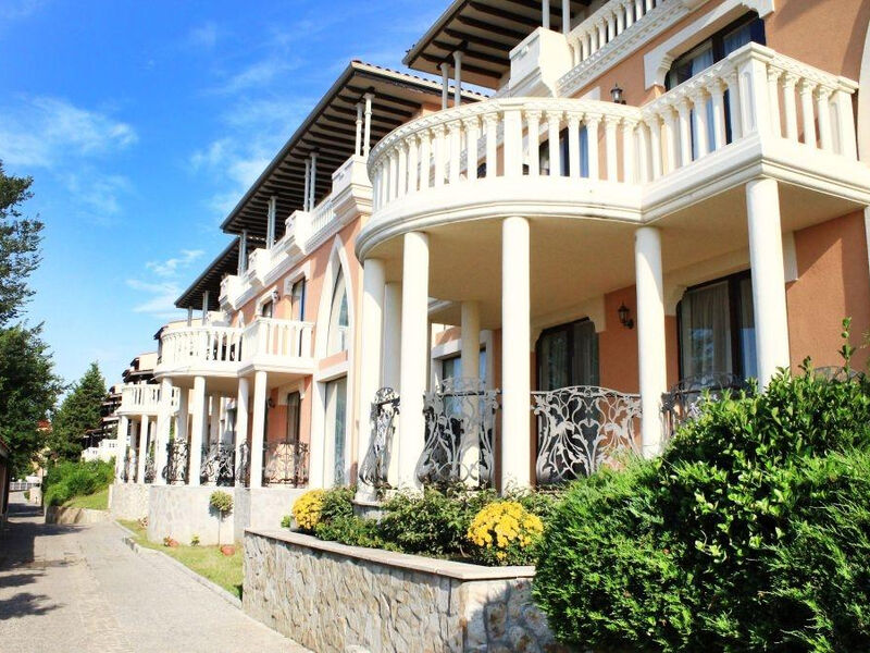 Villas Elenite
