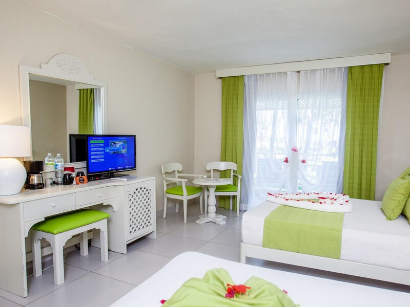 Vista Sol Punta Cana Beach Resort & Spa