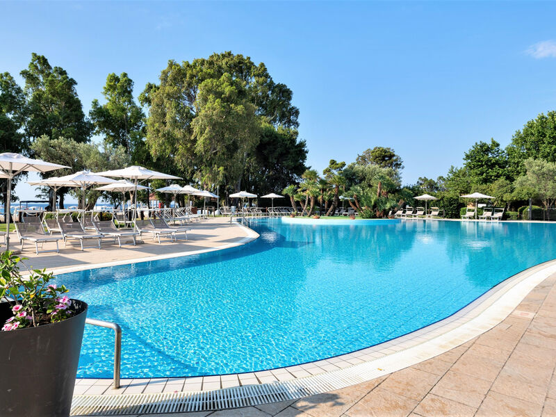 Voi Floriana Resort