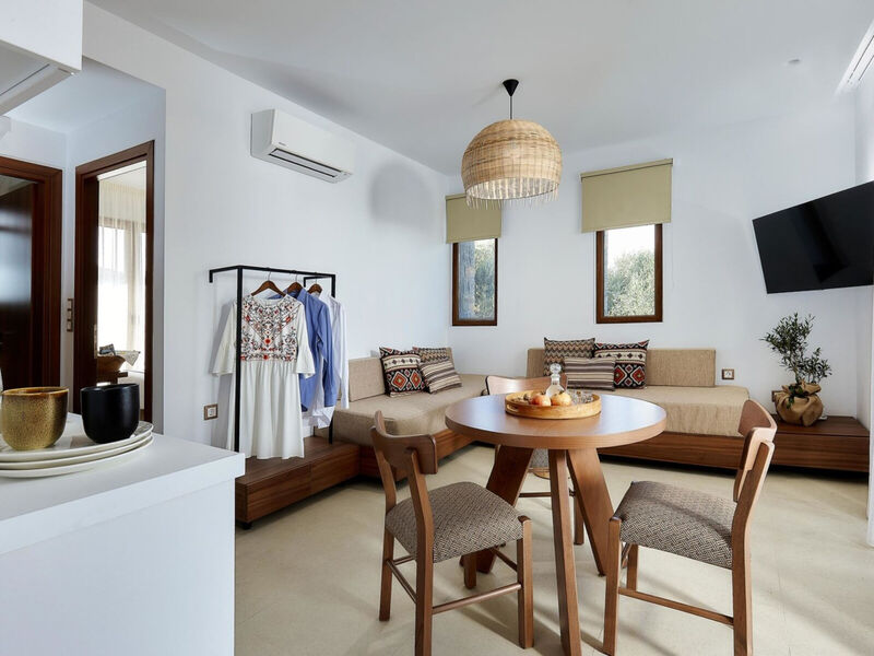 Volta Suites & Villas