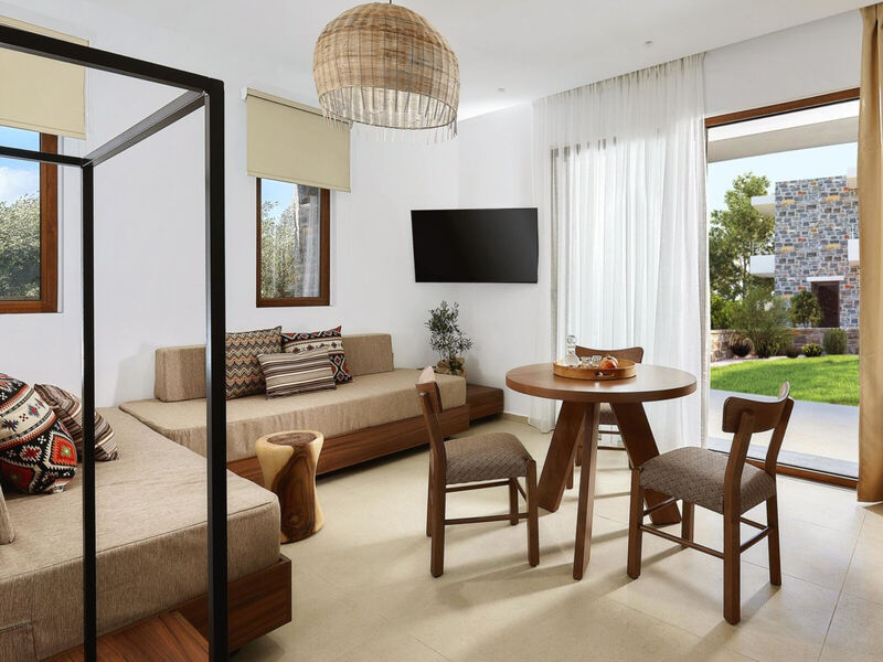 Volta Suites & Villas