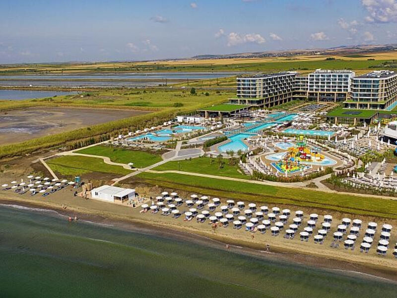 Wave Resort