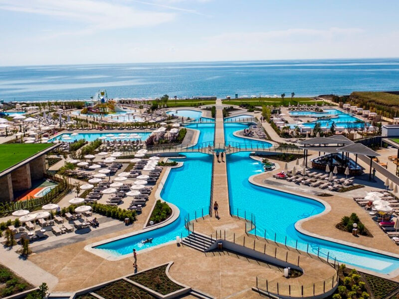 Wave Resort