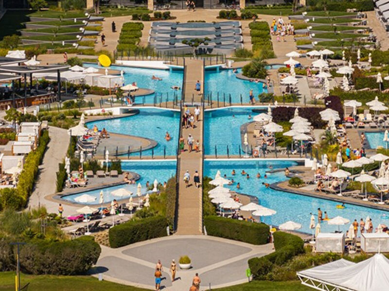 Wave Resort