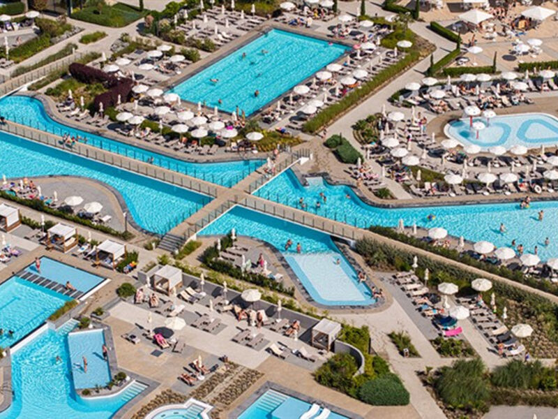 Wave Resort