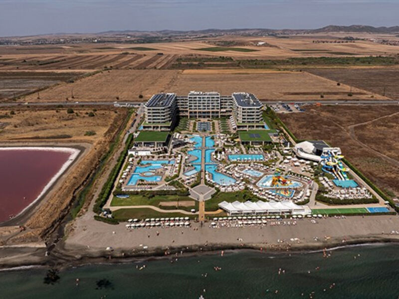 Wave Resort