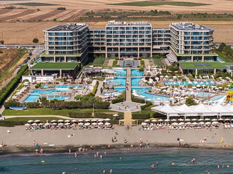 Wave Resort