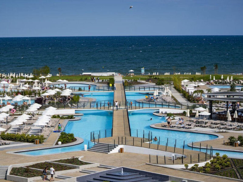 Wave Resort