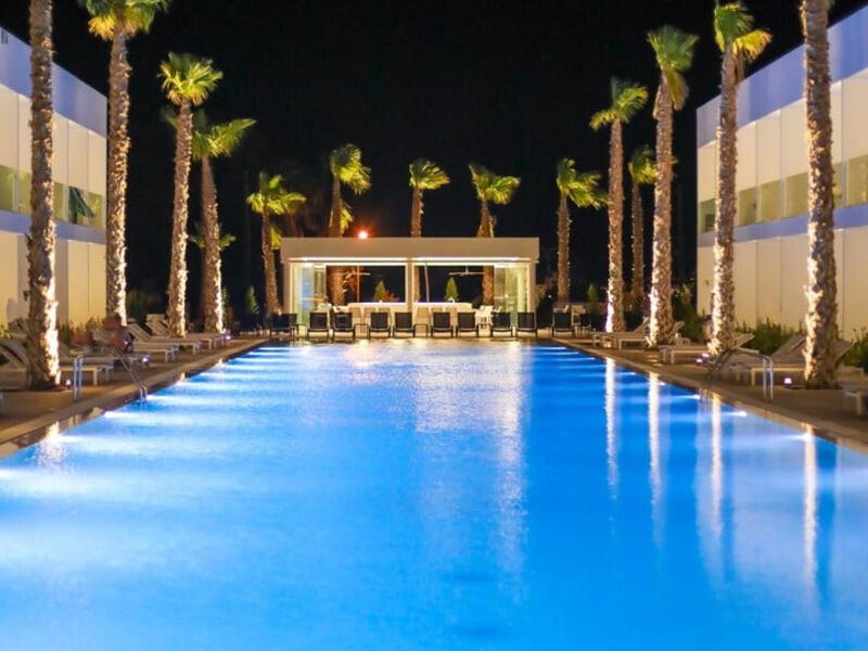 White Dreams Resort