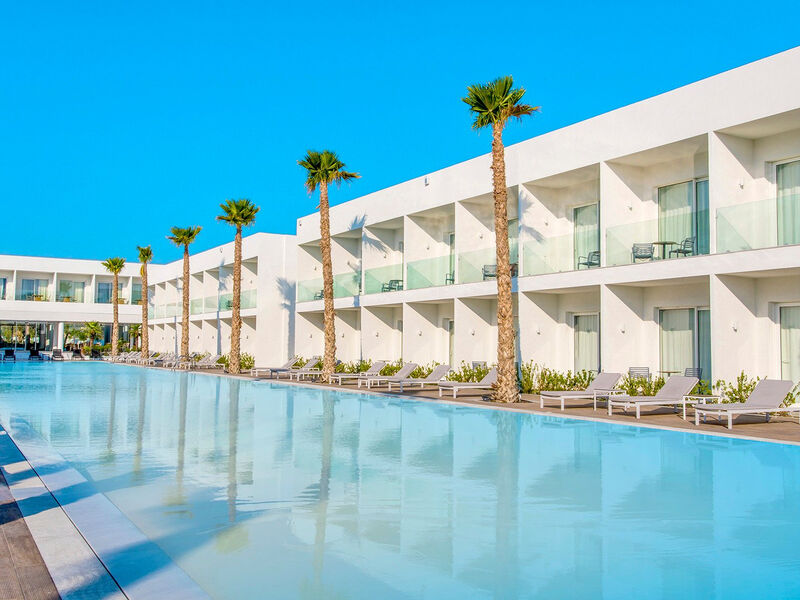 White Dreams Resort
