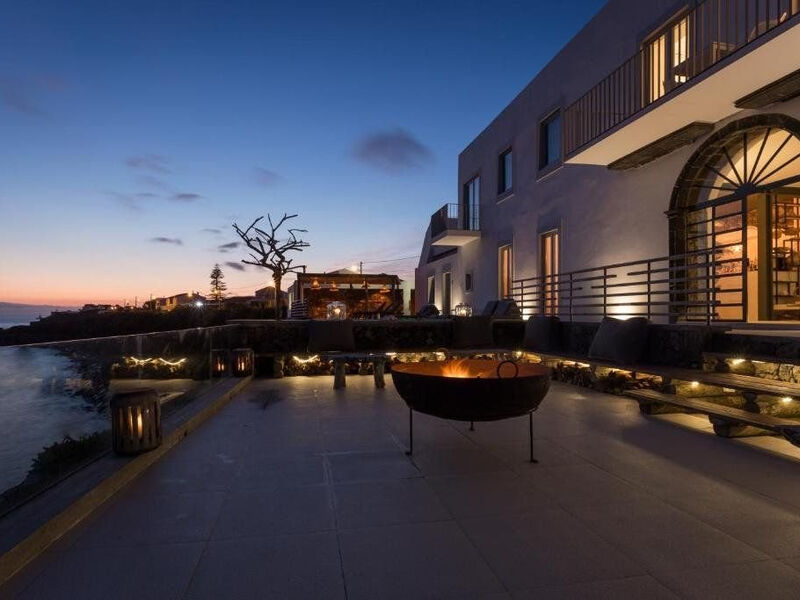 White Exclusive Suites & Villas