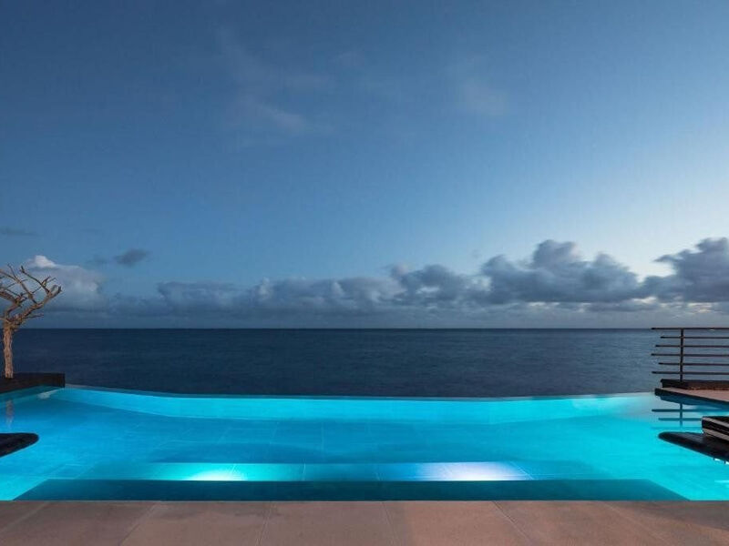 White Exclusive Suites & Villas